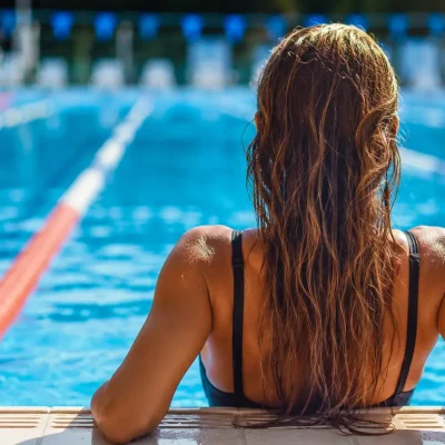 Cloro e capelli i migliori prodotti naturali, shampoo e maschera per la piscina ed eliminare il cloro